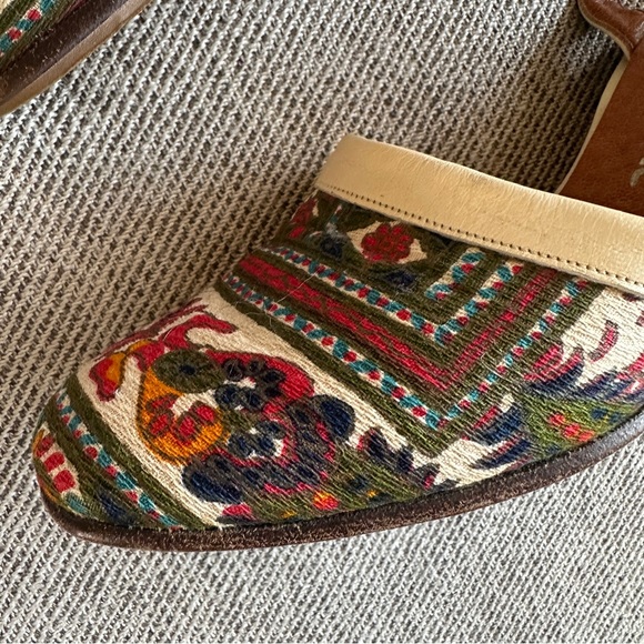 Vintage La Belle Originals Patterned Wedge Sandals - Picture 2 of 9